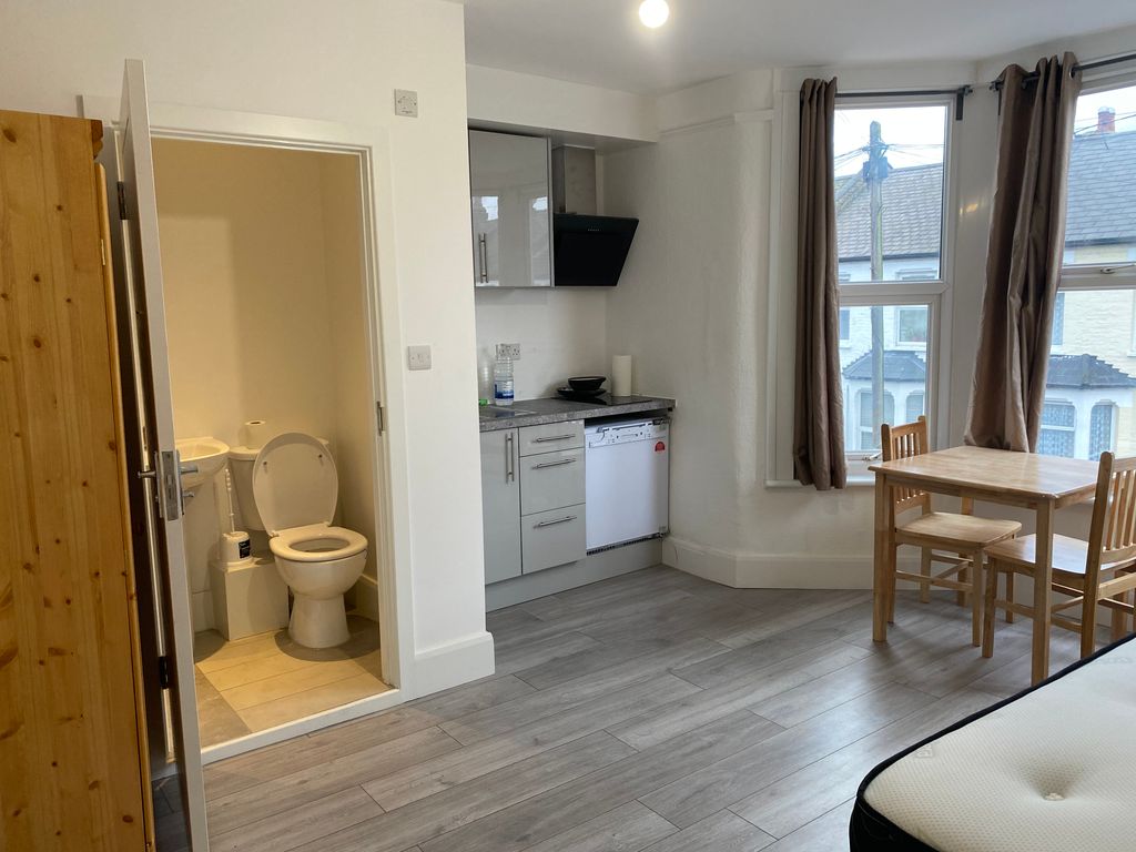 Property photo 2 of 4