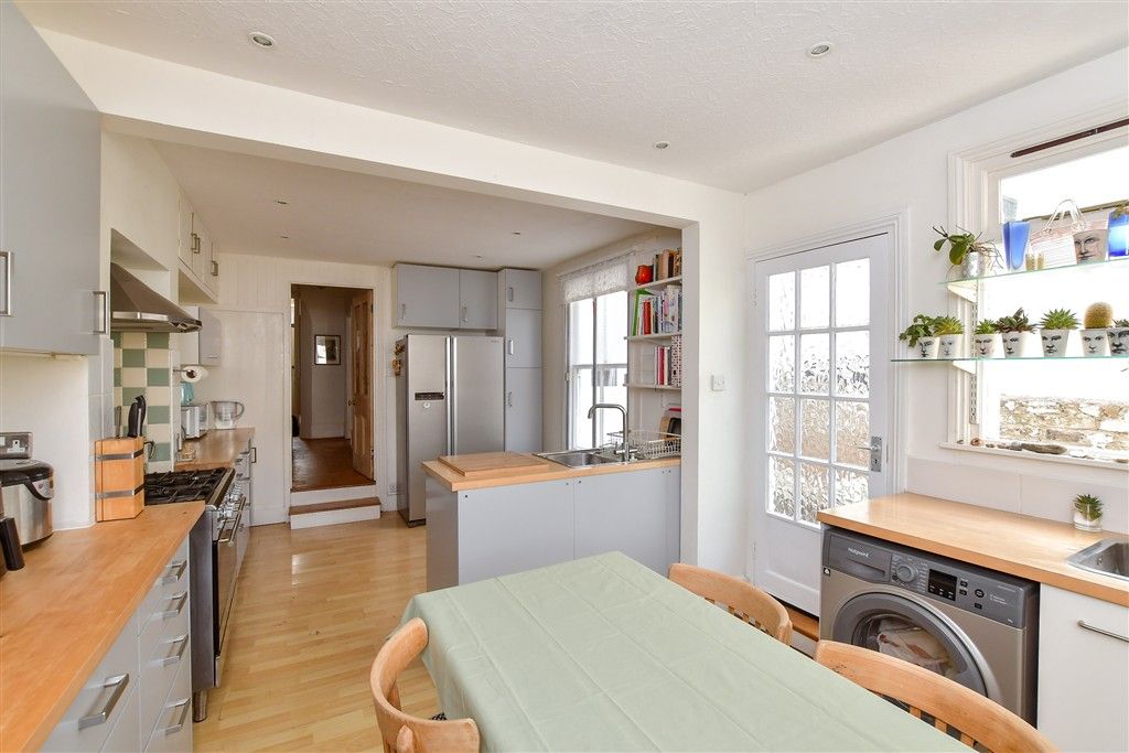 Property photo 3 of 13 Kitchen