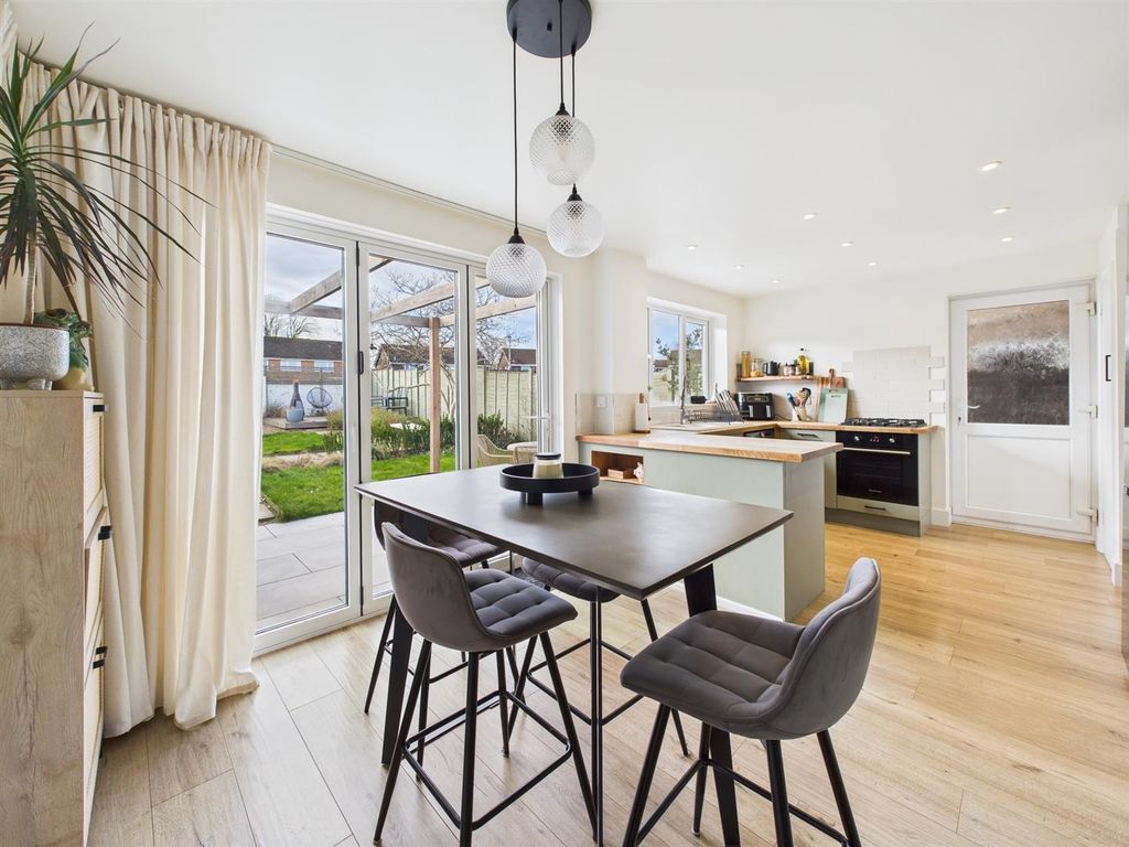 Property photo 2 of 22