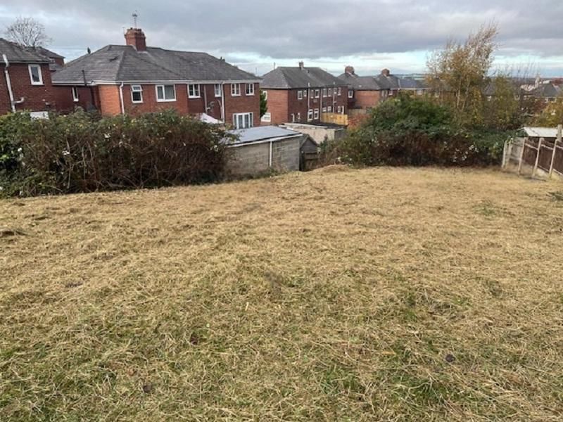 Property photo 1 of 15 Front Plot (400m2)