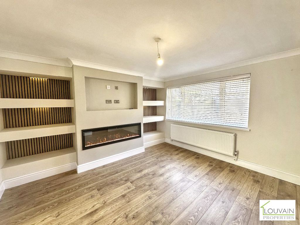 Property photo 2 of 25