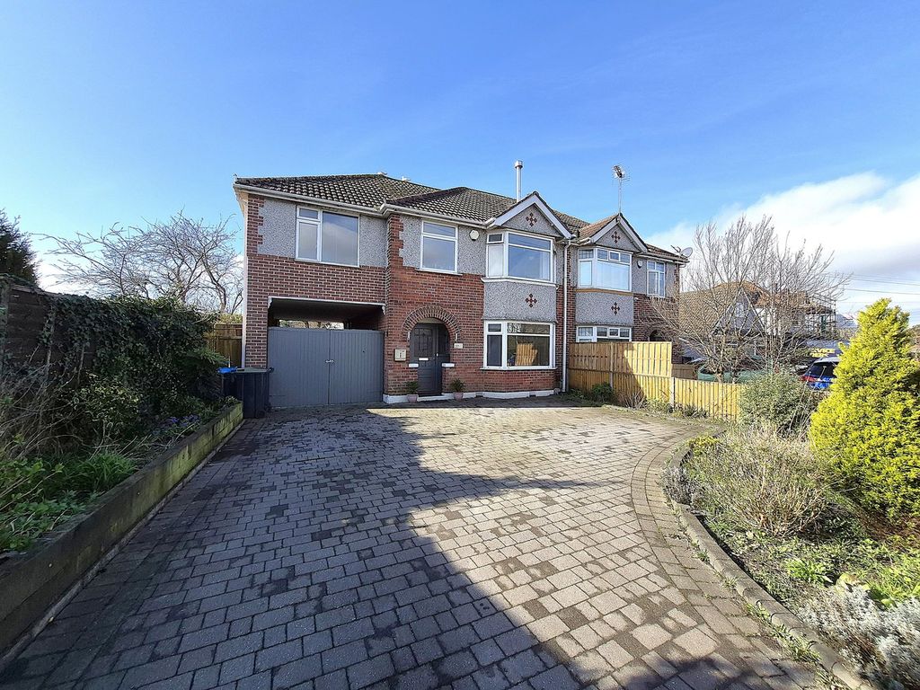 Property photo 1 of 33