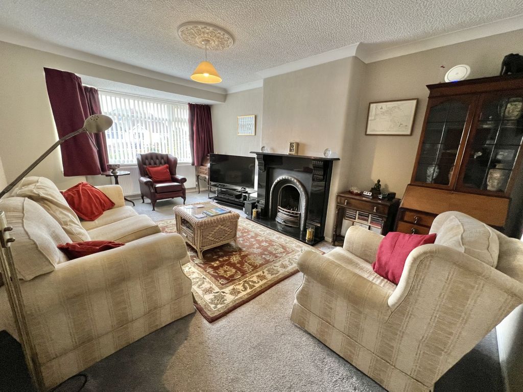 Property photo 2 of 26