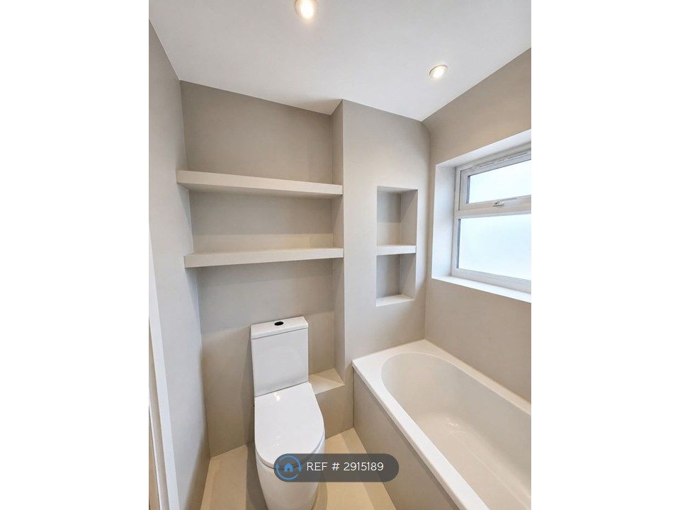Property photo 3 of 7 Bathroom