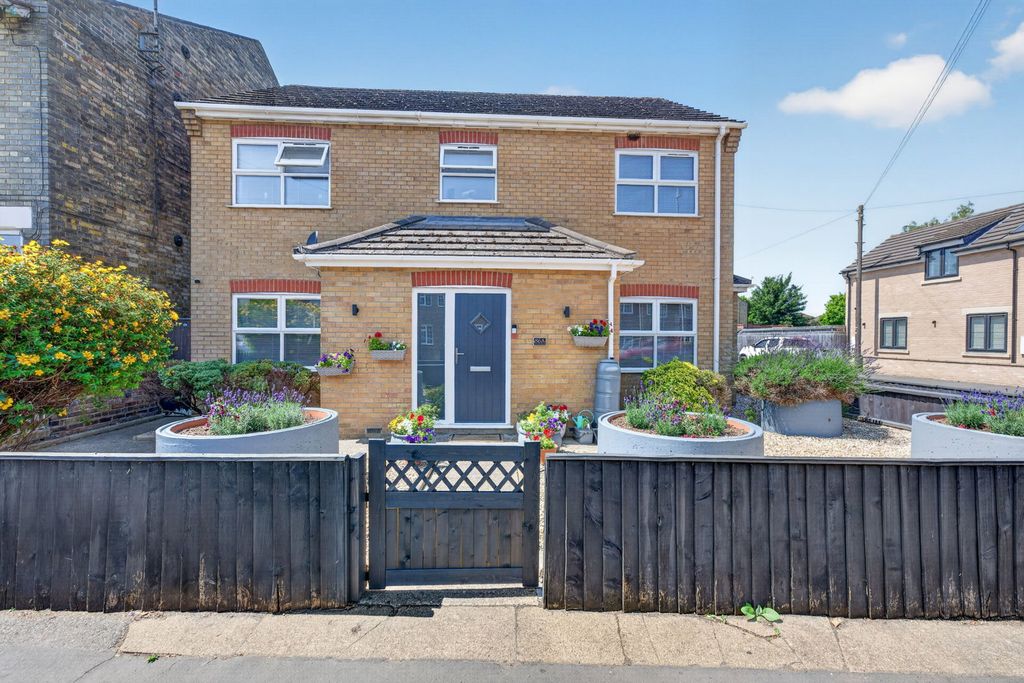Property photo 1 of 54