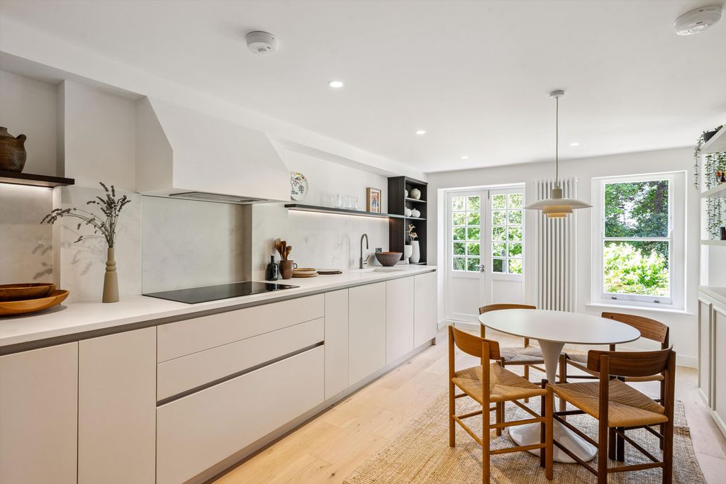 Property photo 3 of 20 Image