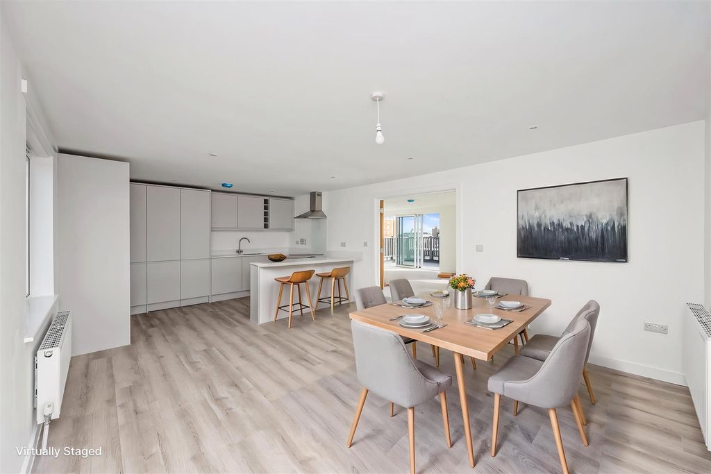 Additional image 6 of 2 bed flat to rentMontague Street, Worthing BN11