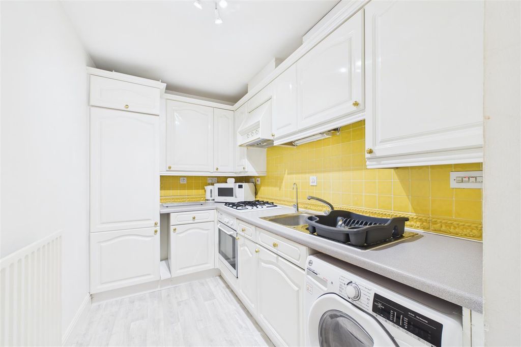 Property photo 3 of 22 Cam01894G0-Pr0282-Still025.Jpg