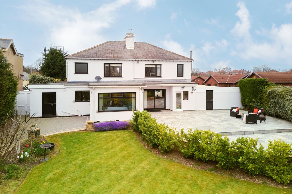 Property photo 1 of 44