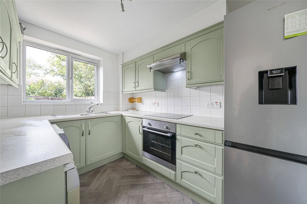 Property photo 3 of 14 Kitchen