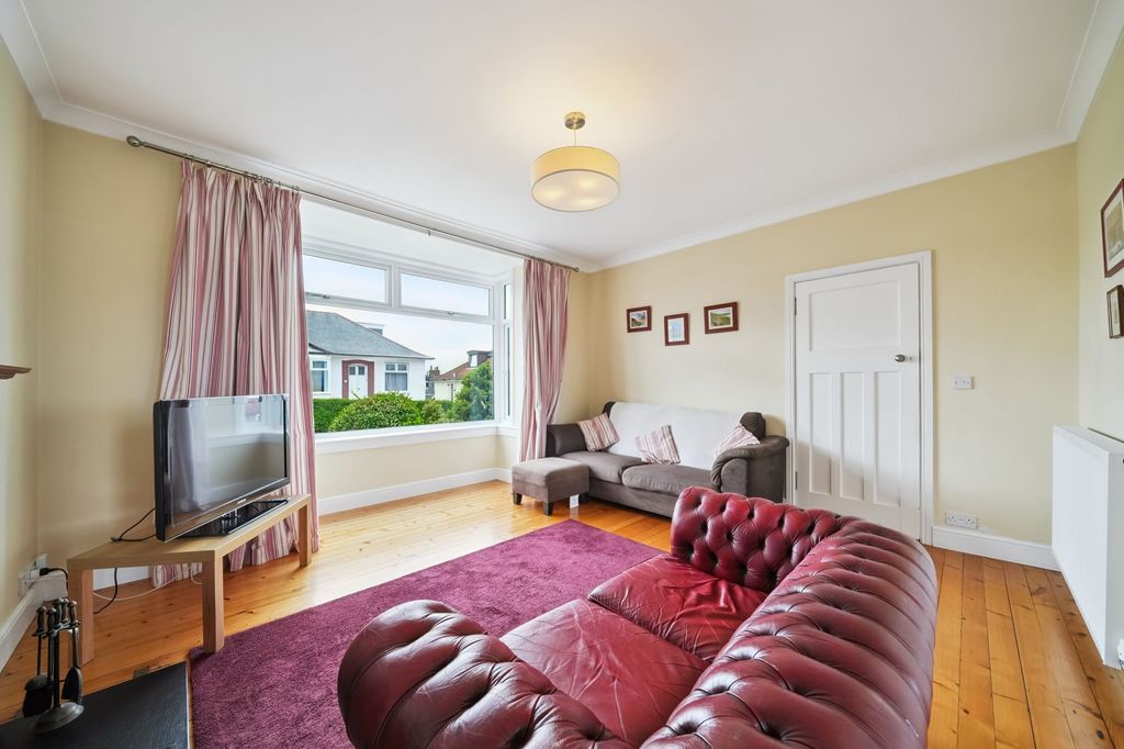 Property photo 2 of 27