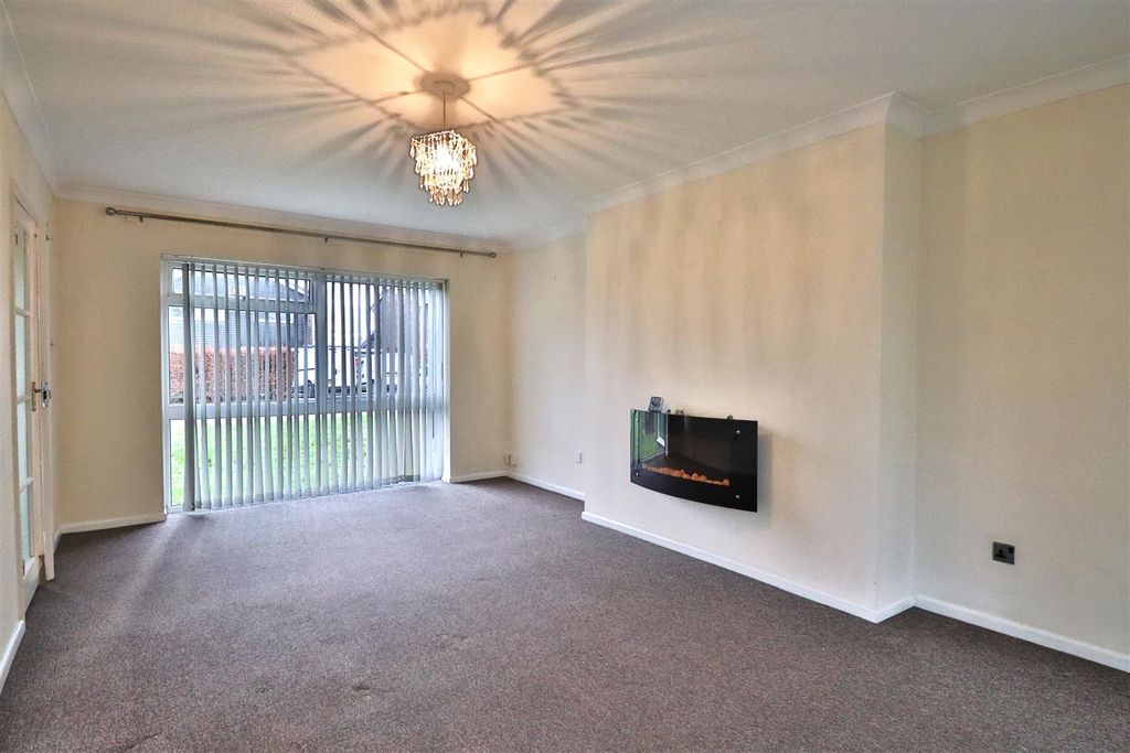Property photo 3 of 22 The Templars - Lounge.Jpg