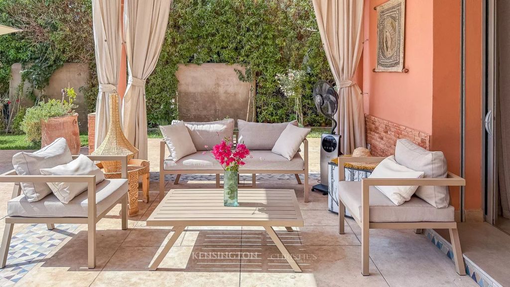 Property photo 2 of 26