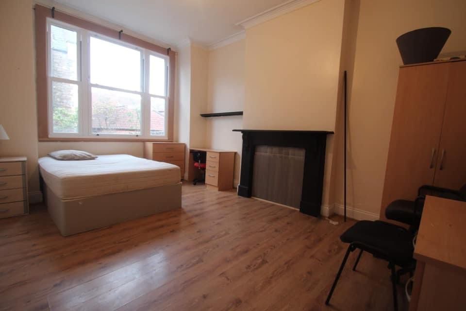 Property photo 1 of 3 Bright, Spacious Bedroom With Large Windows...