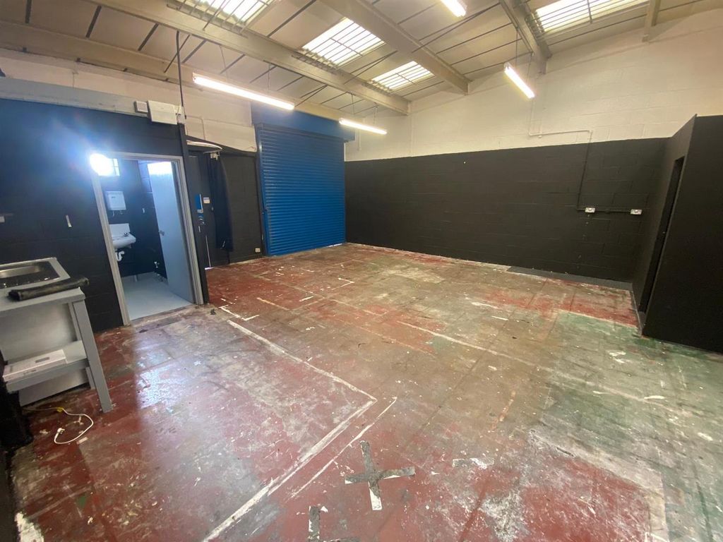 Property photo 2 of 7 24Fd63F8-64B3-4A9F-Bb4c-2Da2533438F5.Jpg