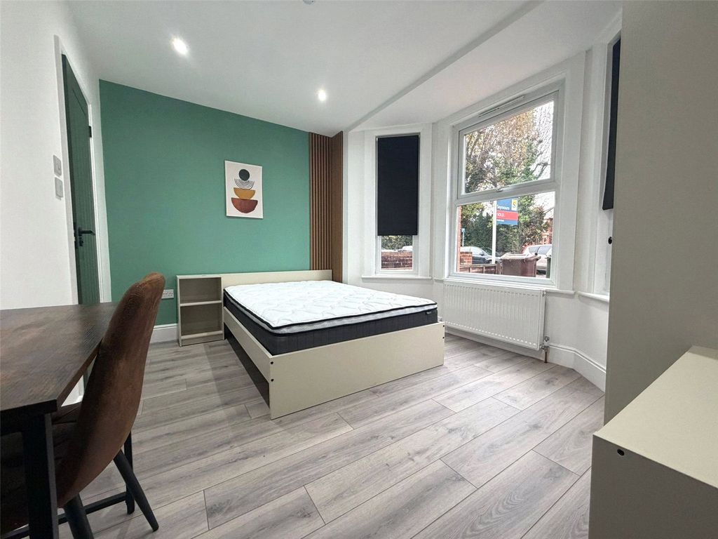 Property photo 1 of 8 Bedroom