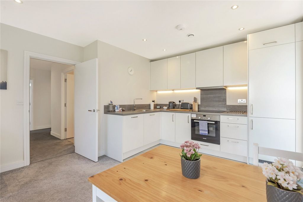 Property photo 3 of 6 Kitchen