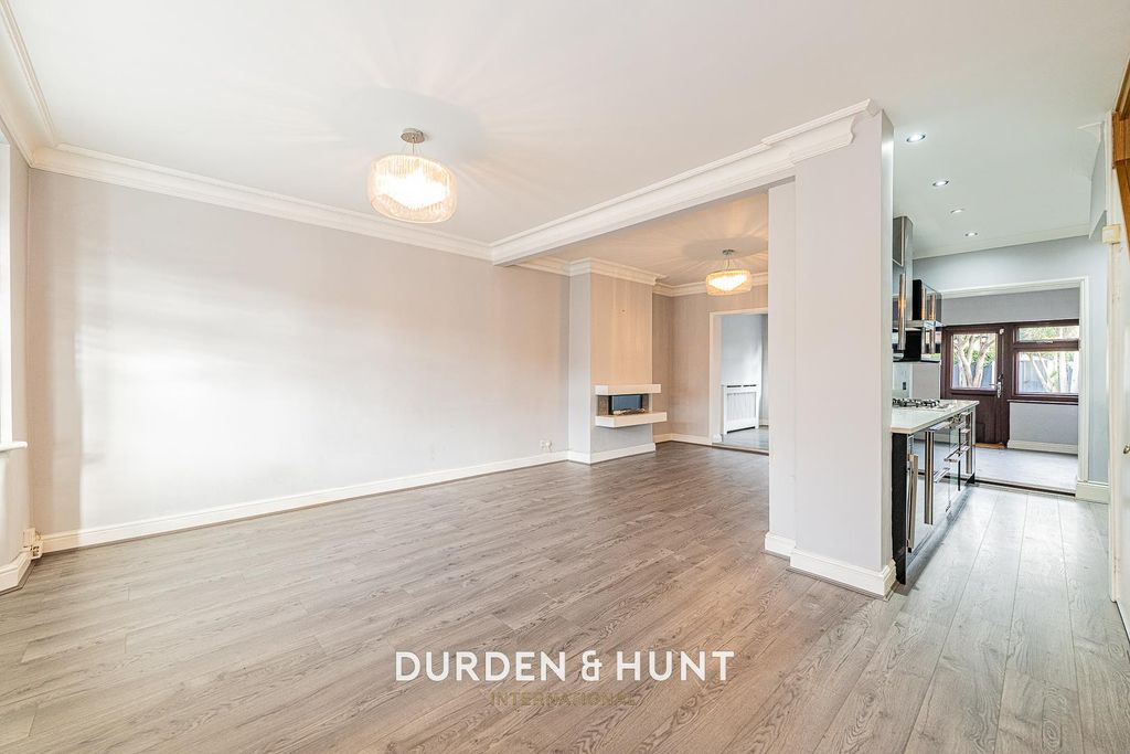 Property photo 3 of 26 Grenfell-15.Jpg