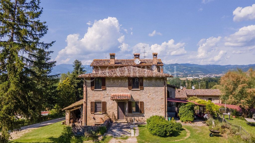 Property photo 1 of 38 Prestigious Estate With Independent Apartments And Private Land