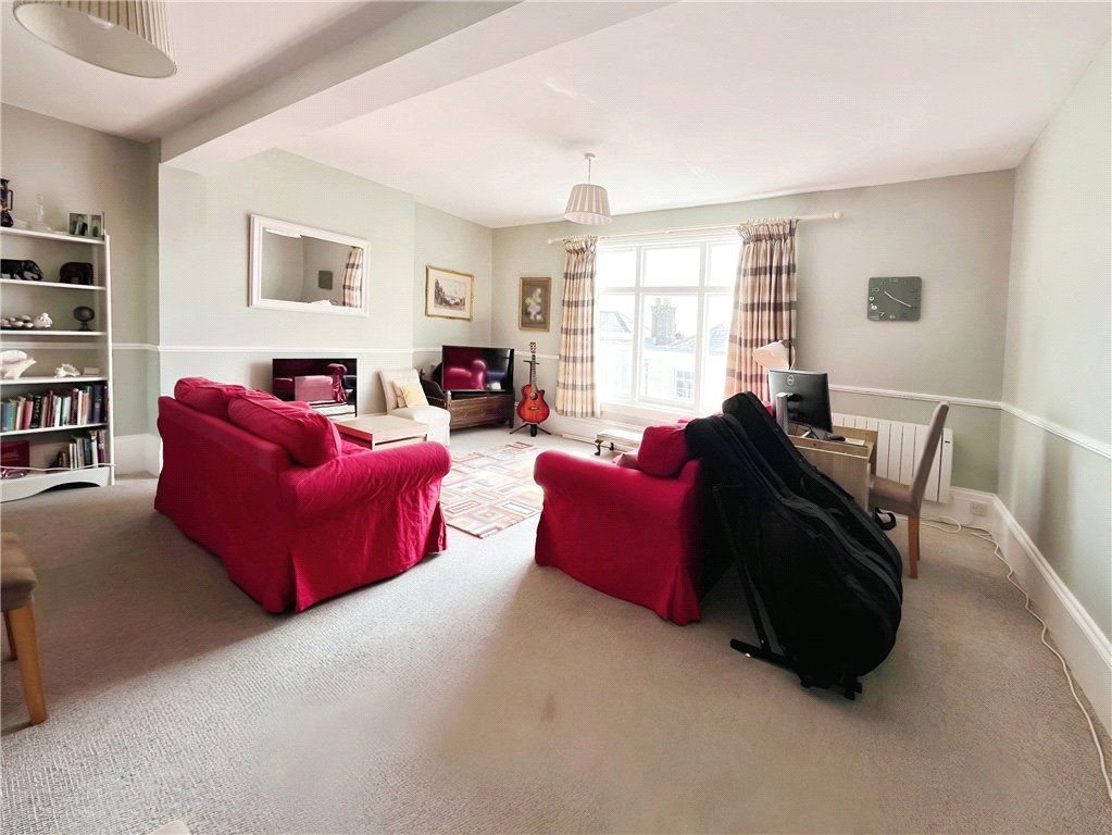 Property photo 2 of 8 Picture No. 12