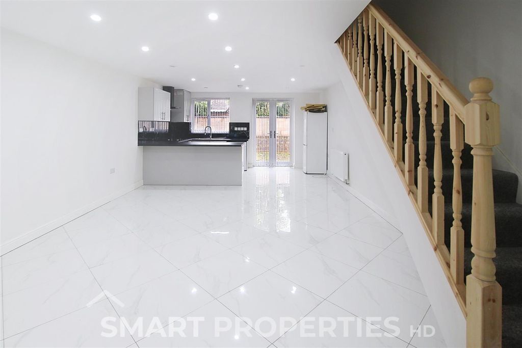 Property photo 3 of 10 Birkby-hd2_00001.Jpeg