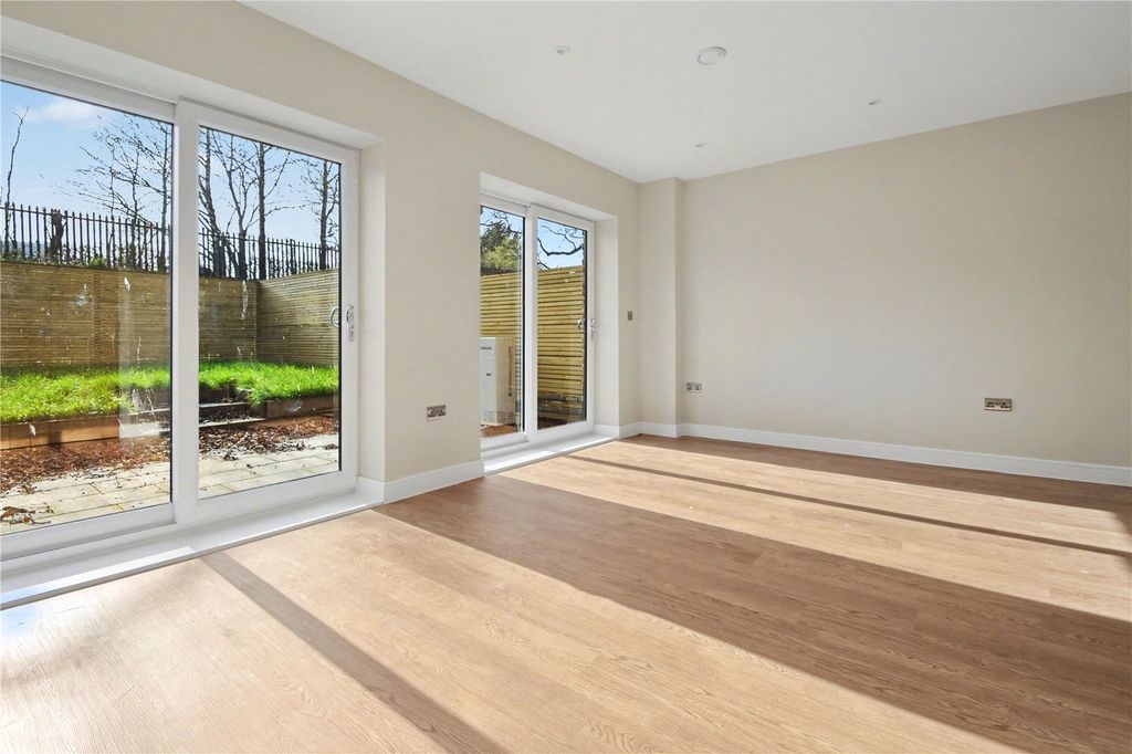 Property photo 3 of 19 Picture No. 30