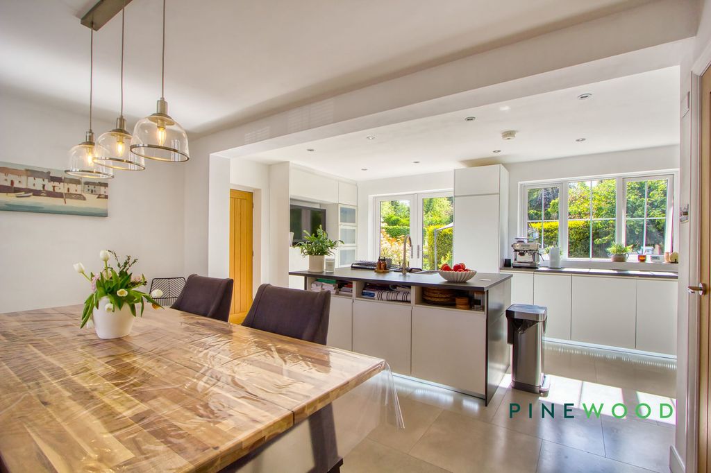 Property photo 2 of 32 Kitchen / Dining Room / Breakfast Room