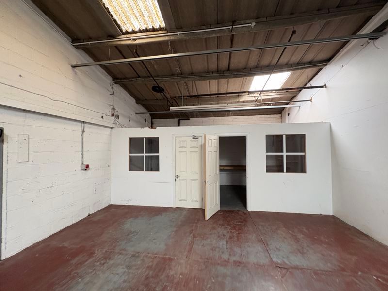 Property photo 3 of 6 Photo 9