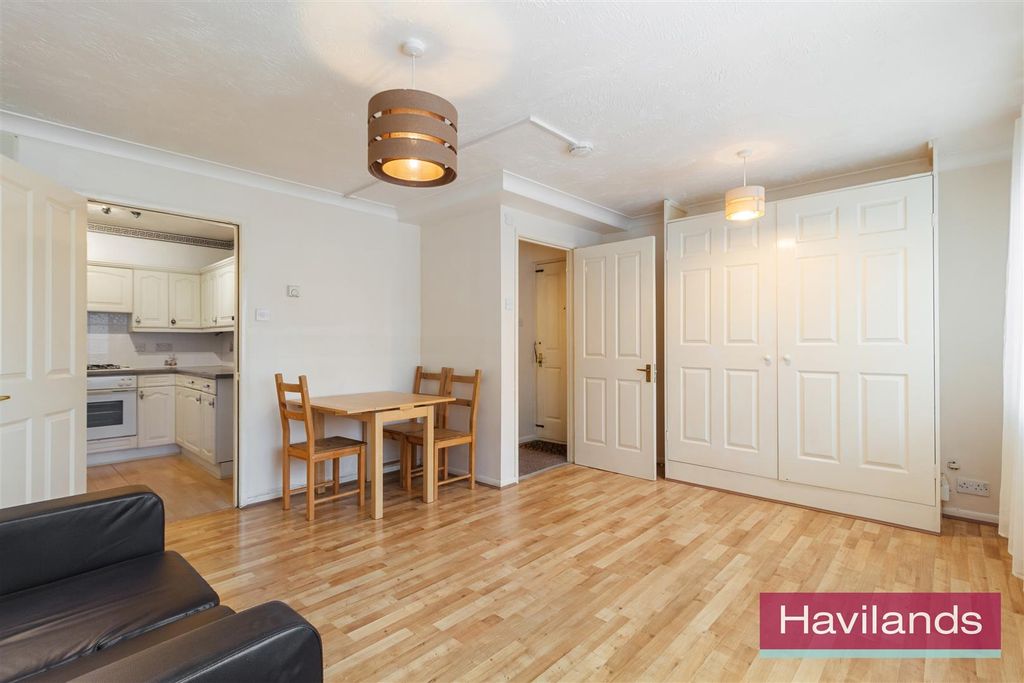 Property photo 3 of 12 Waverley Road-9.Jpg