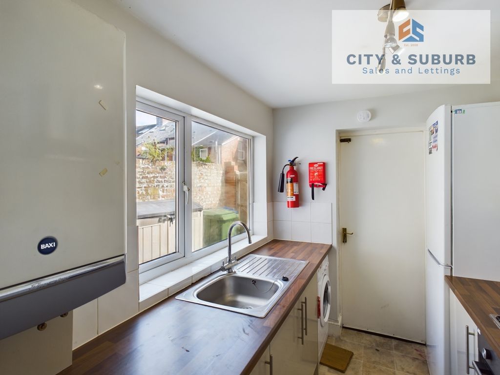 Property photo 3 of 16 Mt112 - Advert  (5)