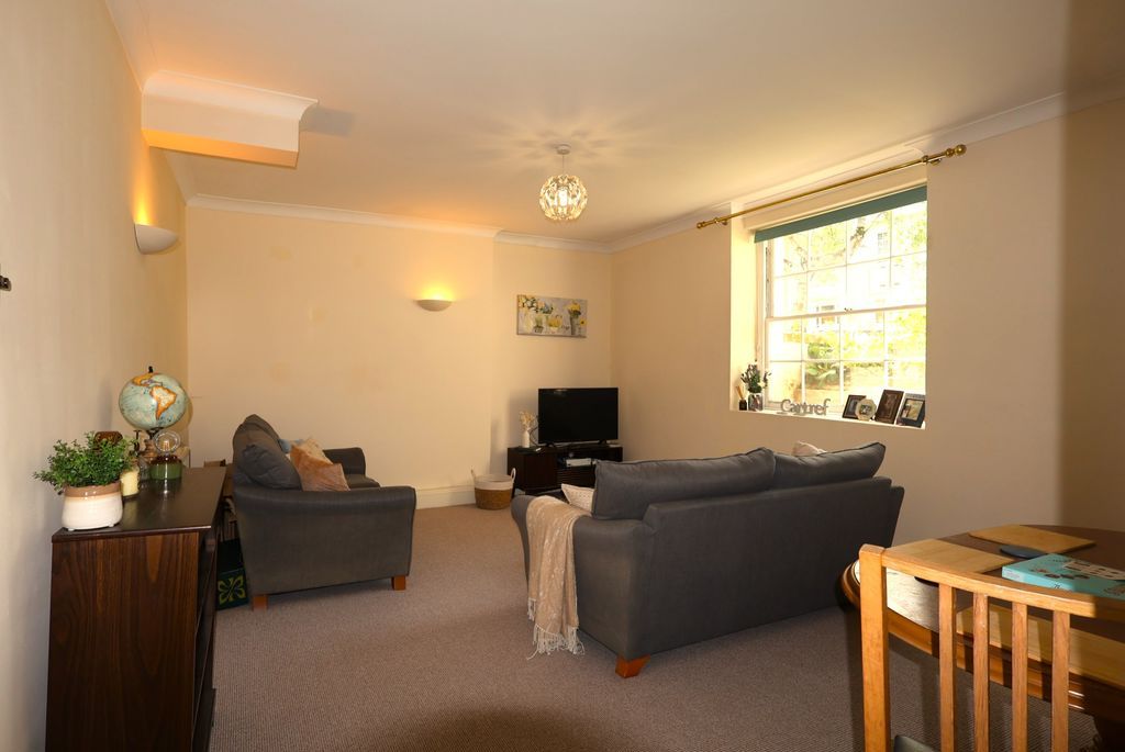 Property photo 3 of 12 Photo 9