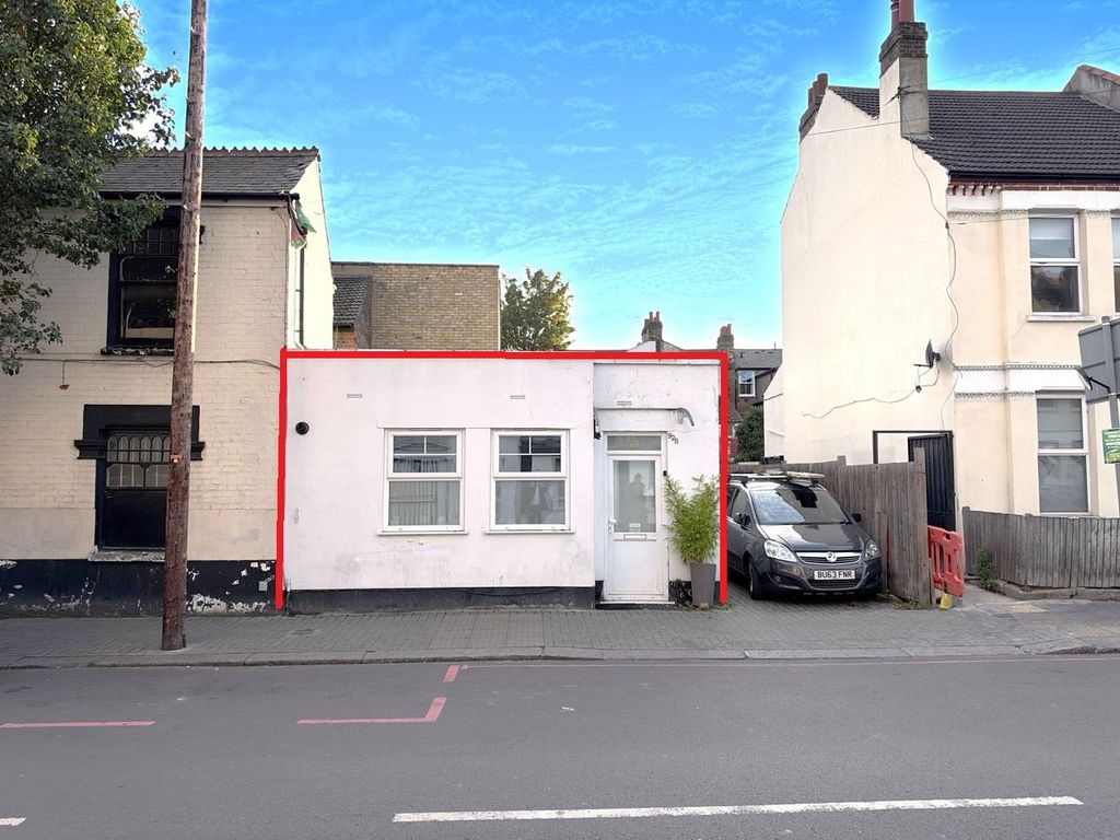 Property photo 1 of 5 High Street Tooting 92 B Images Of The Property