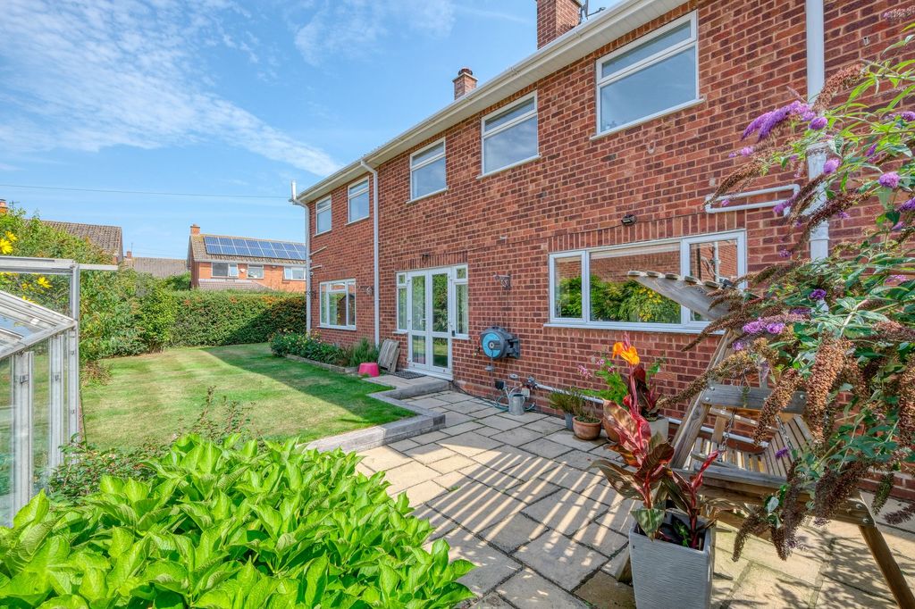 Property photo 2 of 27