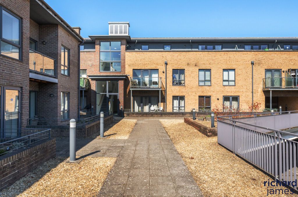 Property photo 1 of 15 8Bfc9E93166B42dc9E3E0A057E58E862