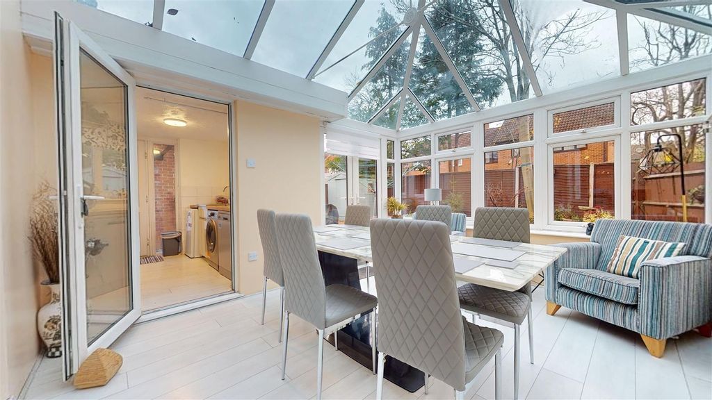 Property photo 3 of 19 11122025_233419.Jpg