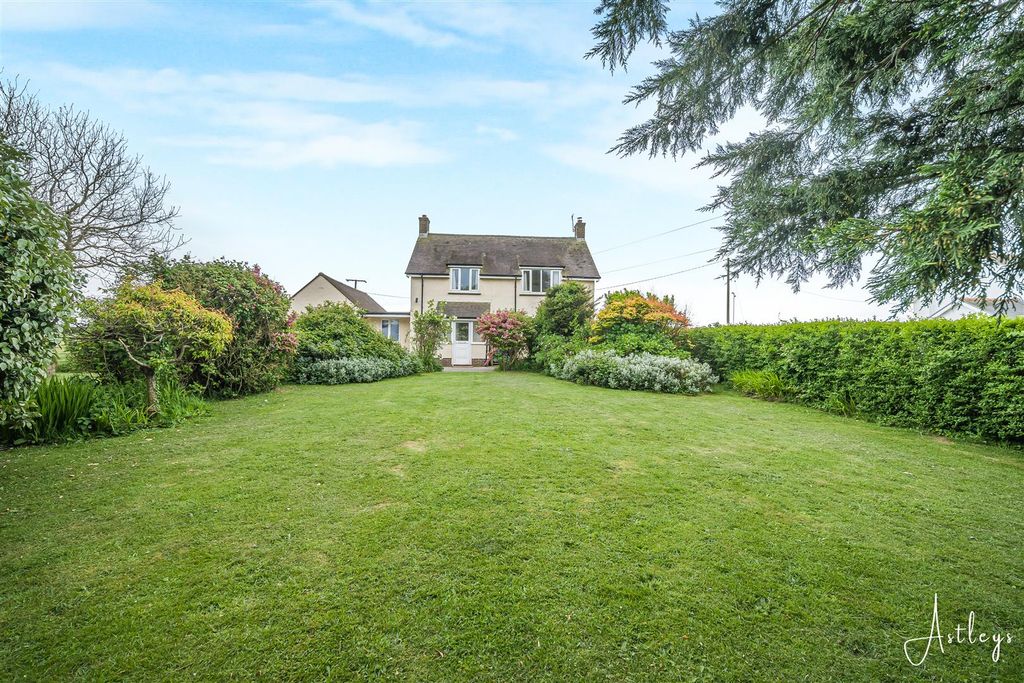 Property photo 3 of 35