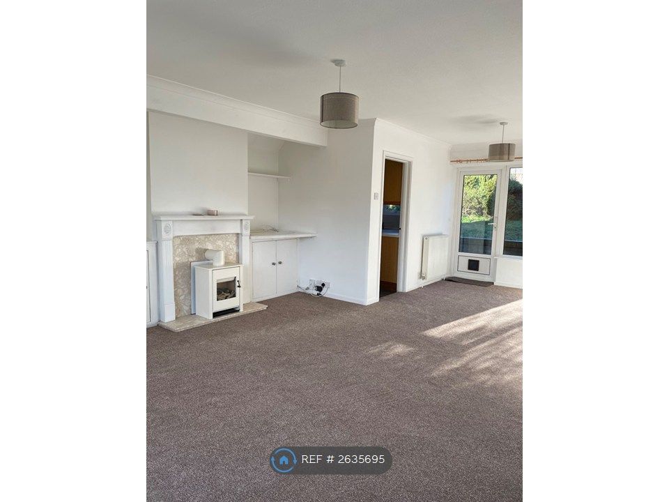 Property photo 3 of 14 Living Room
