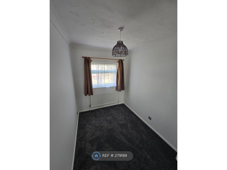 Property photo 3 of 13 Bedroom 1