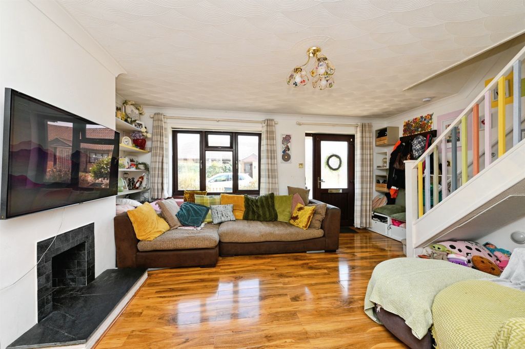 Property photo 3 of 20
