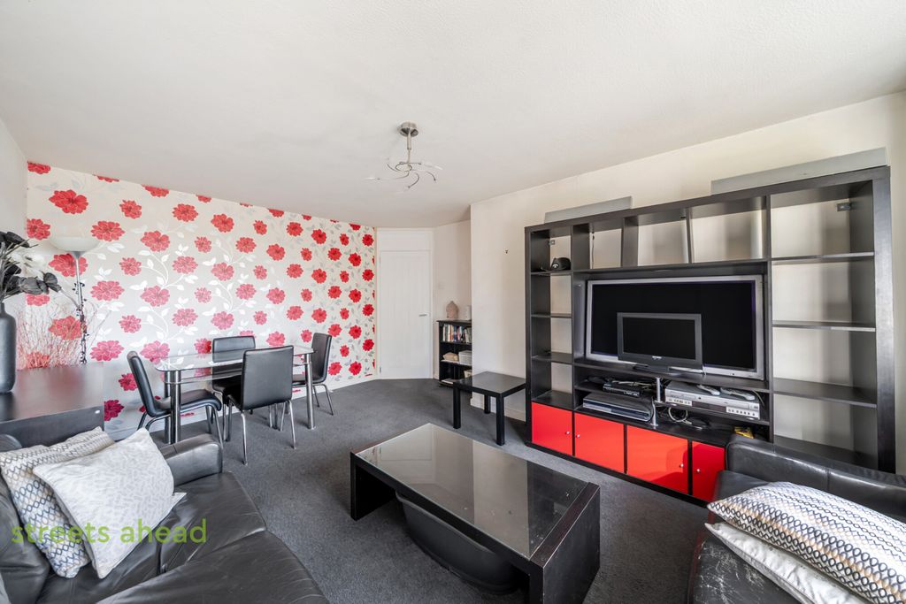 Property photo 3 of 17 Ad9c6E4A-A383-4B6...