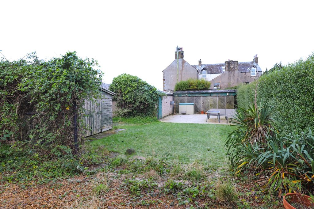 Property photo 2 of 18