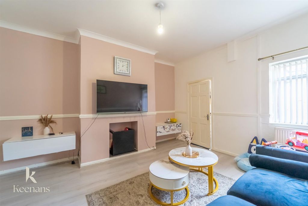 Property photo 2 of 20 Westminster-09.Jpg