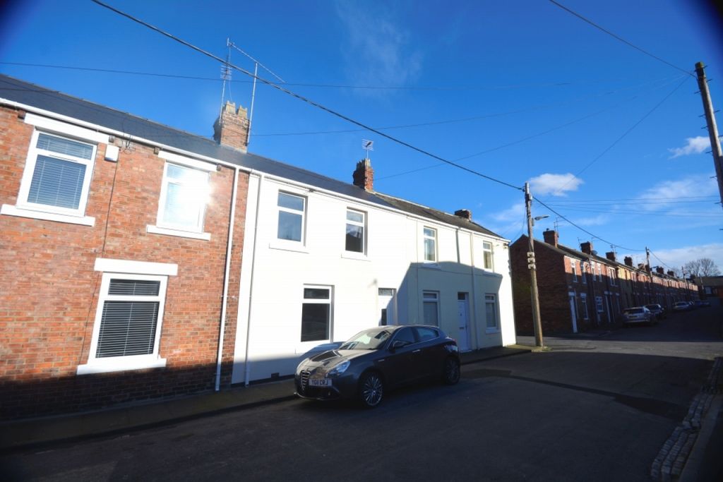 Property photo 1 of 10 Photograph 2