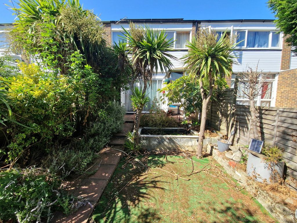 Property photo 3 of 20