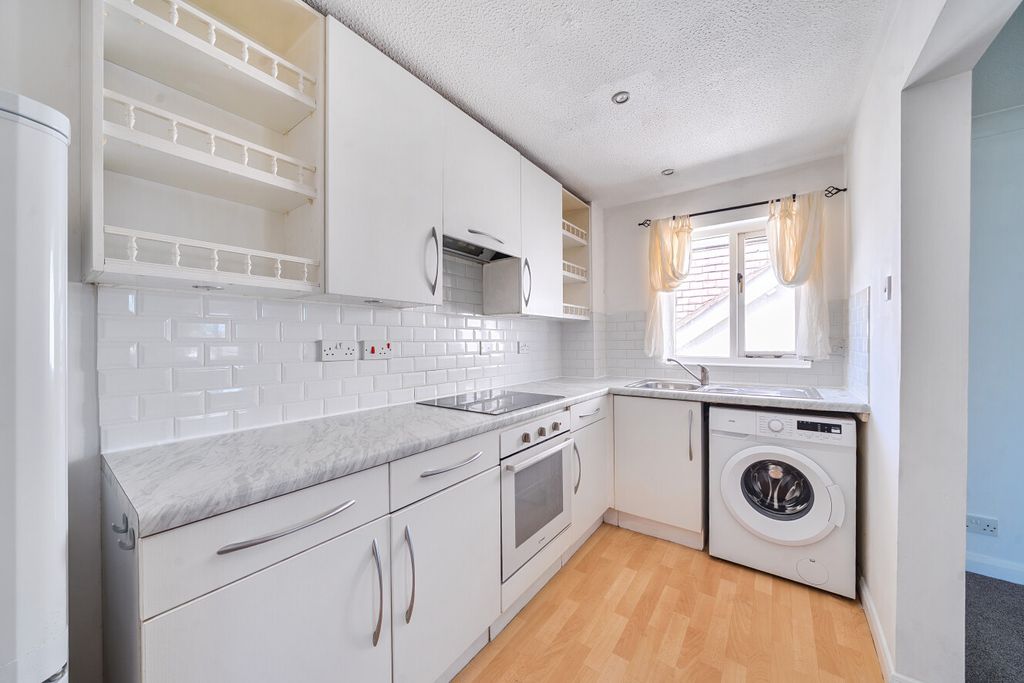 Property photo 3 of 16 1496144-8-6A5E471...