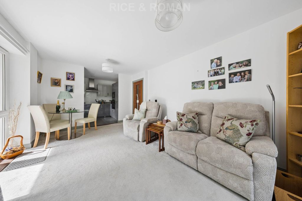 Property photo 3 of 22