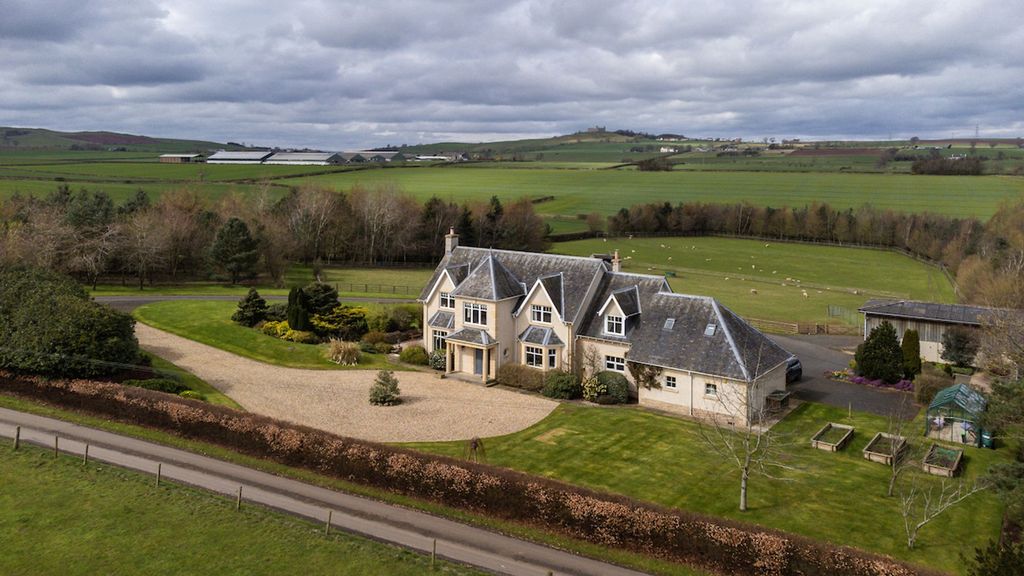 Property photo 1 of 73