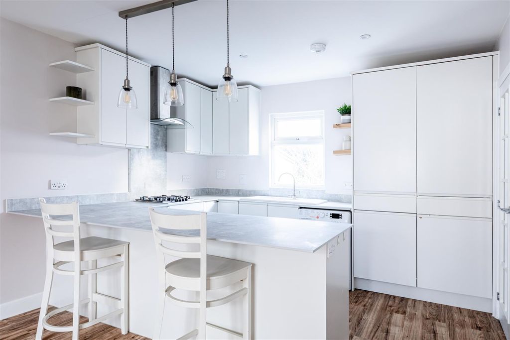 Property photo 3 of 9 New Road-10.Jpg