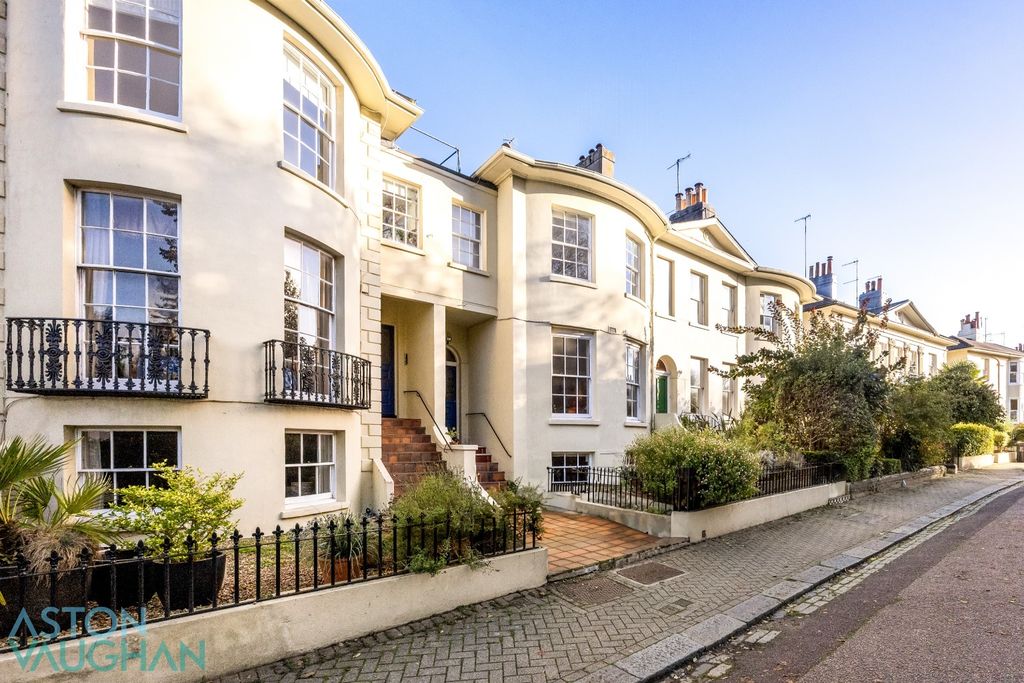 Property photo 1 of 12 5728110