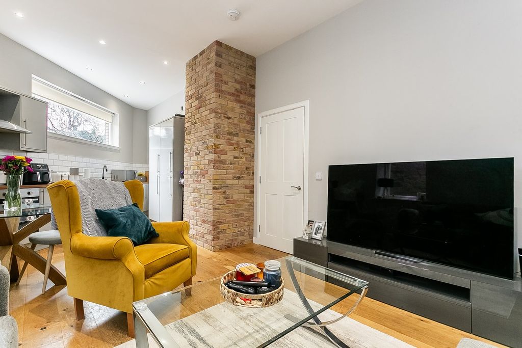 Additional image 5 of 2 bed flat for saleLower London Road, Abbeyhill, Edinburgh EH7